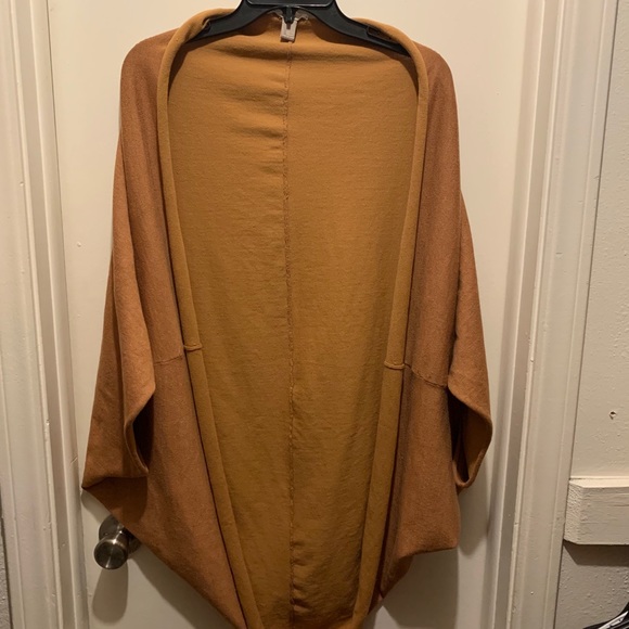 Forever 21 Cardigan - Picture 2 of 4